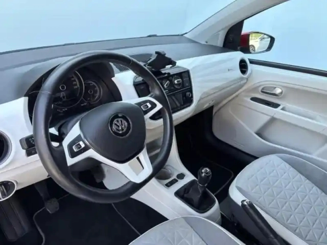 Volkswagen Up ! 1.0 90ch bluemotion technology ! beats audio 5p — photo 14