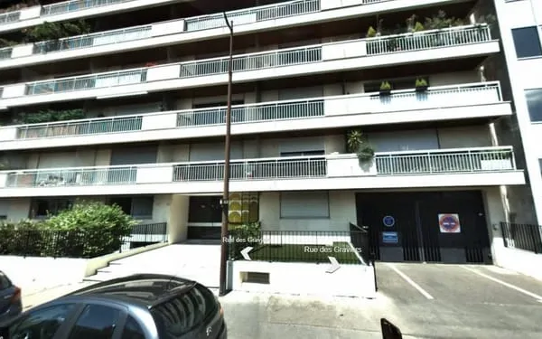 Parking 12 m²
