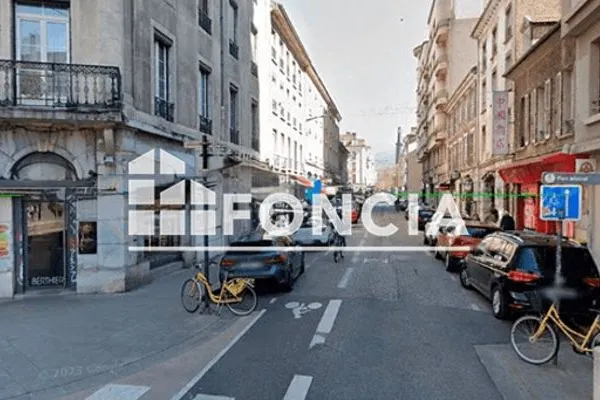 LOCAUX_COMMERCIAUX