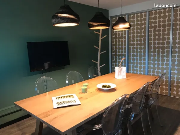 BUREAU PRIVATIF / SALLE DE REUNION (8 places) à louer