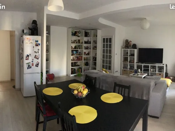 Appartement trois pièces lumineux entièrement meublé d'une superficie de 67m²
