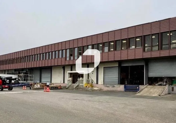 Entrepôt 1351 m²