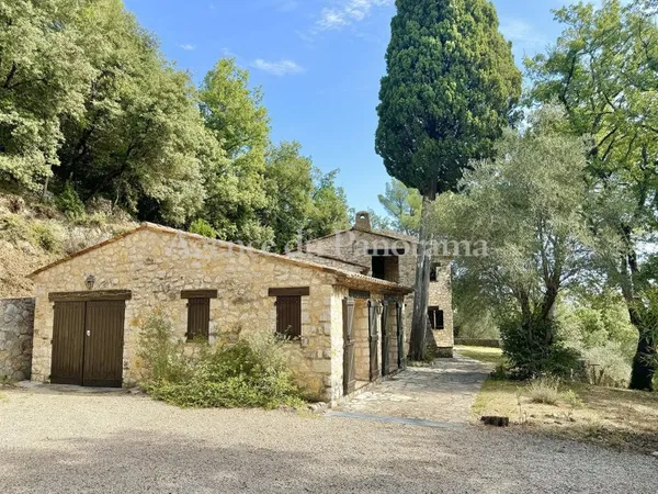 Splendide Propriete Et Sa Maison En Pierre Lovee Pleine Nature