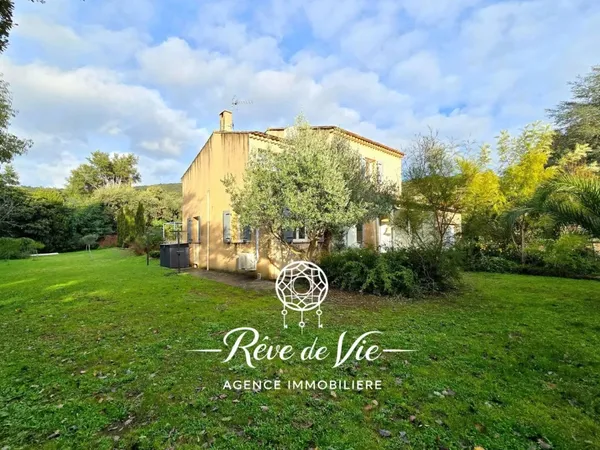 MAISON 8 PIÈCES SUR 2 NIVEAUX AVEC PISCINE