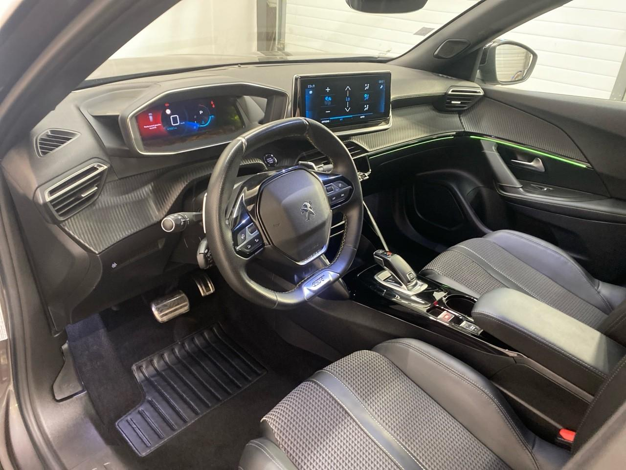 Peugeot 2008 puretech 130 s&s eat8 gt — photo 9