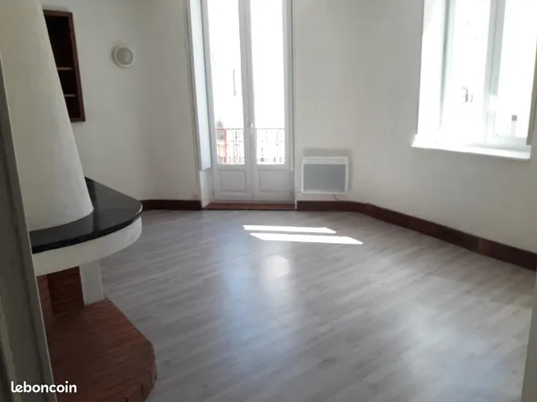 F3 rénové, 2°étage, vue exceptionnelle, quartier Mairie
