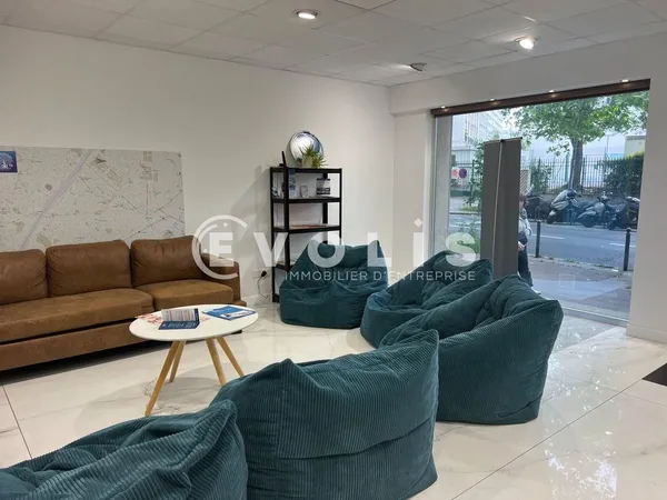 Locaux commerciaux - A LOUER - 103 m² non divisibles