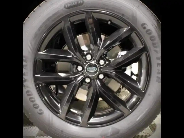 Land Rover Discovery Sport p270e phev 269ch dynamic se 8cv — photo 21