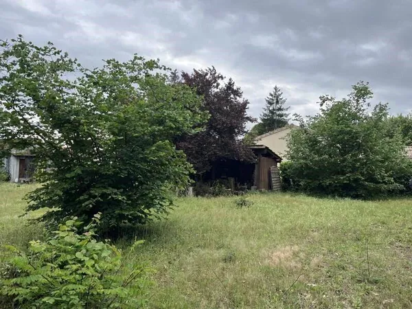 Terrain constructible 1114 m²