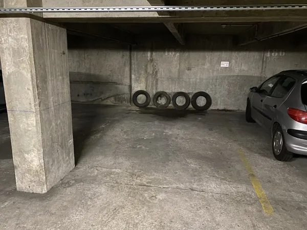 Loue parking externe - Paris 11eme Arrondissement
