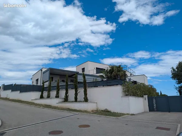 Maison contemporaine d excption-200 m2 vue panoramique -piscine