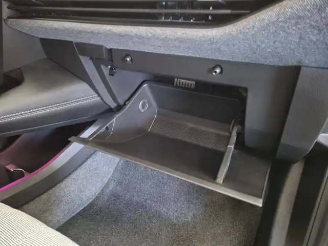 Renault Megane e-tech ev60 220 ch super charge — photo 33