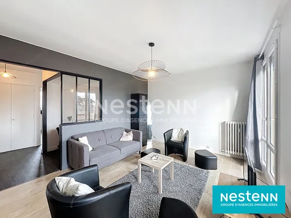 APPARTEMENT DERNIER ETAGE T2 LOUE AVEC BALCON ET PARKING PROCHE GARE