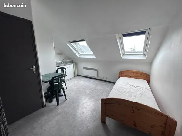 Studio 1 pièce 12 m²