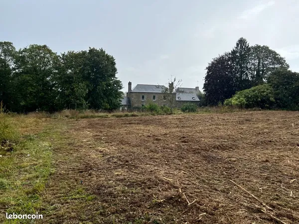 Terrain 1 329 m2 viabilisé - ST BRICE EN COGLES