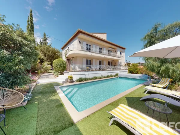 Maison 8 pièces 180 m²