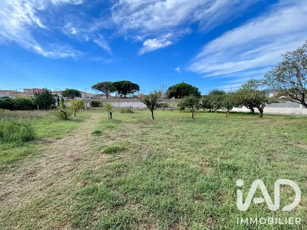 Terrain 544 m²
