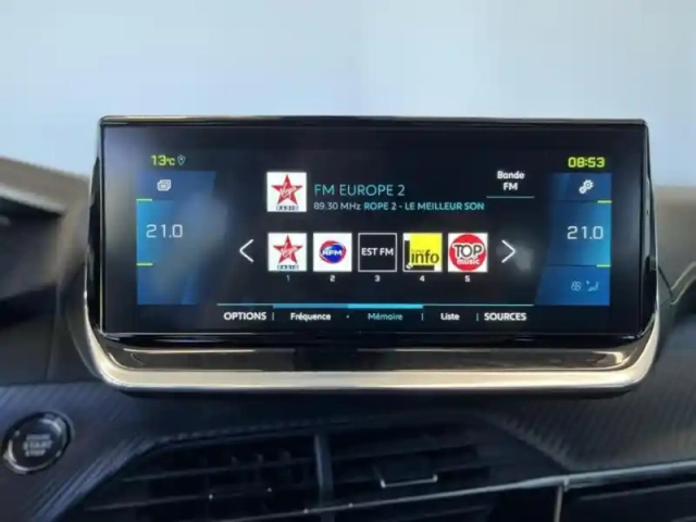 Peugeot 2008 e- 136ch gt — photo 11
