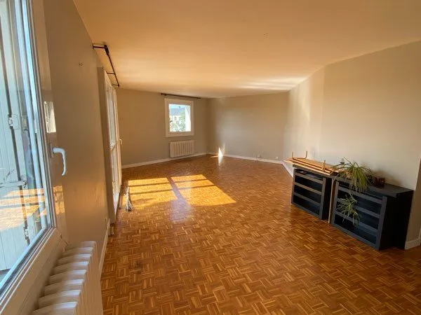 A ppartement T4 de 95 m² lumineux - Compiègne (secteur Hôpital Saint-Côme)