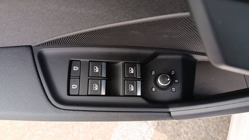 Audi A3 Berline 35 TFSi 150 Mild Hybrid S-Tronic 7 - Design – 2021 – 57091 km – Hybride essence – Boîte Automatique — photo 23