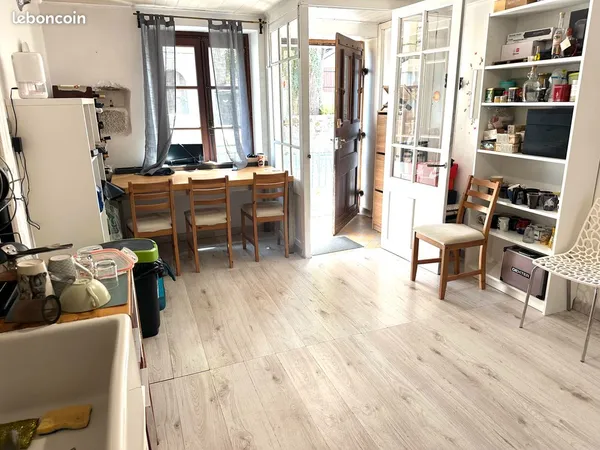 Chambre à louer dans maison