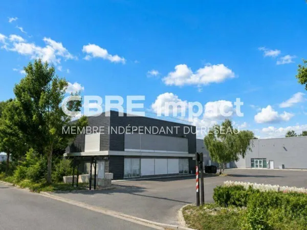 Local commercial 1574 m²