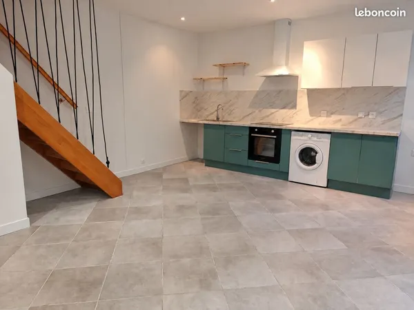 T2 duplex rénové 41 m² - Cour privative + cave - Cuisine équipée