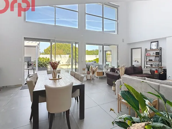 Maison 5 pièces 210 m²