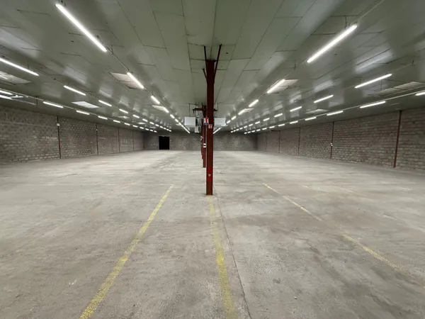 Immeuble industriel 1978 m²