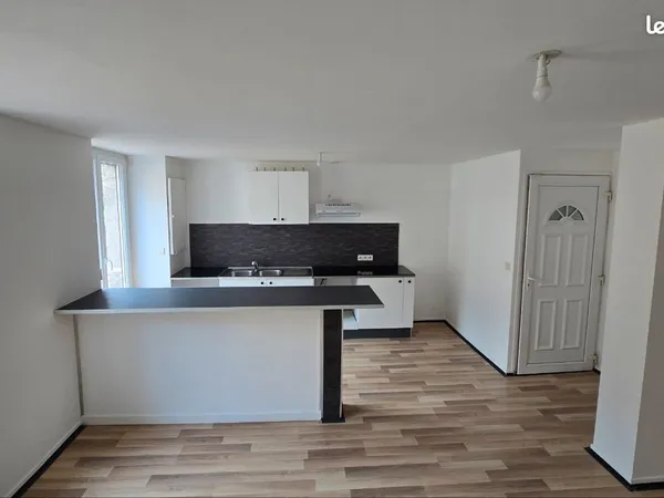 🏠 À LOUER T3 de 53 m² - UNIEUX (42)