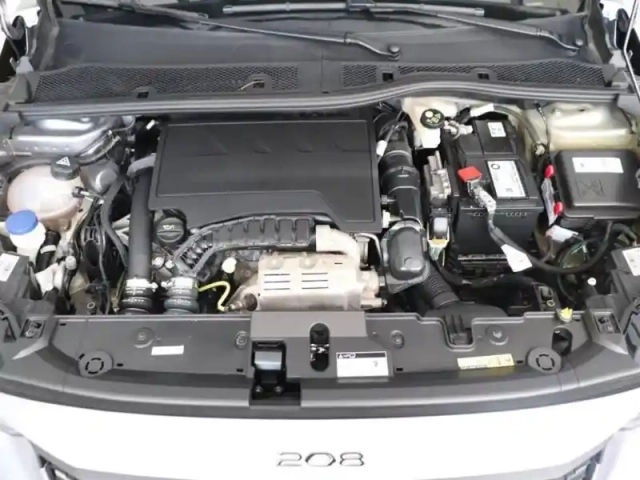 Peugeot 208 1.2 puretech 100ch s&amp;s allure 118g — photo 12