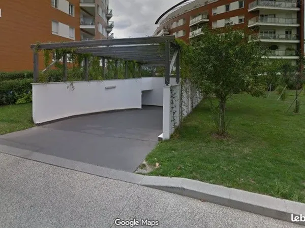 Parking dans le Fort d'Issy sécurisé