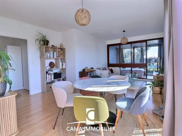 Studio 2 pièces 52 m²