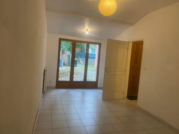 Vends appartement 29m² grand rez-de-jardin sud Vienne