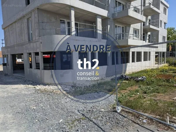 Commerce 283 m²