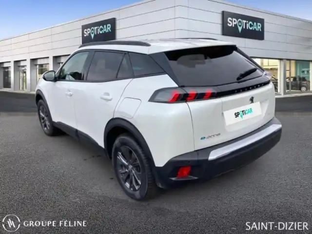 Peugeot 2008 e- 136ch style — photo 7
