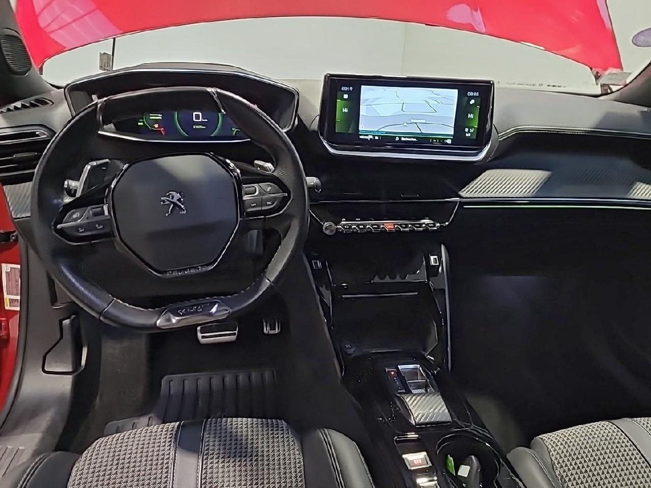 Peugeot 2008 puretech 130 s&s eat8 gt — photo 12