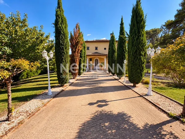 Propriété de 185 m² sur 4 110 m² - Bouc-Bel-Air - Piscine - pool house - Double garage - climatisati