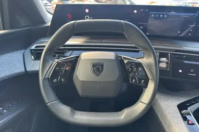 Peugeot 3008 hybrid 145 e-dcs6 — photo 17