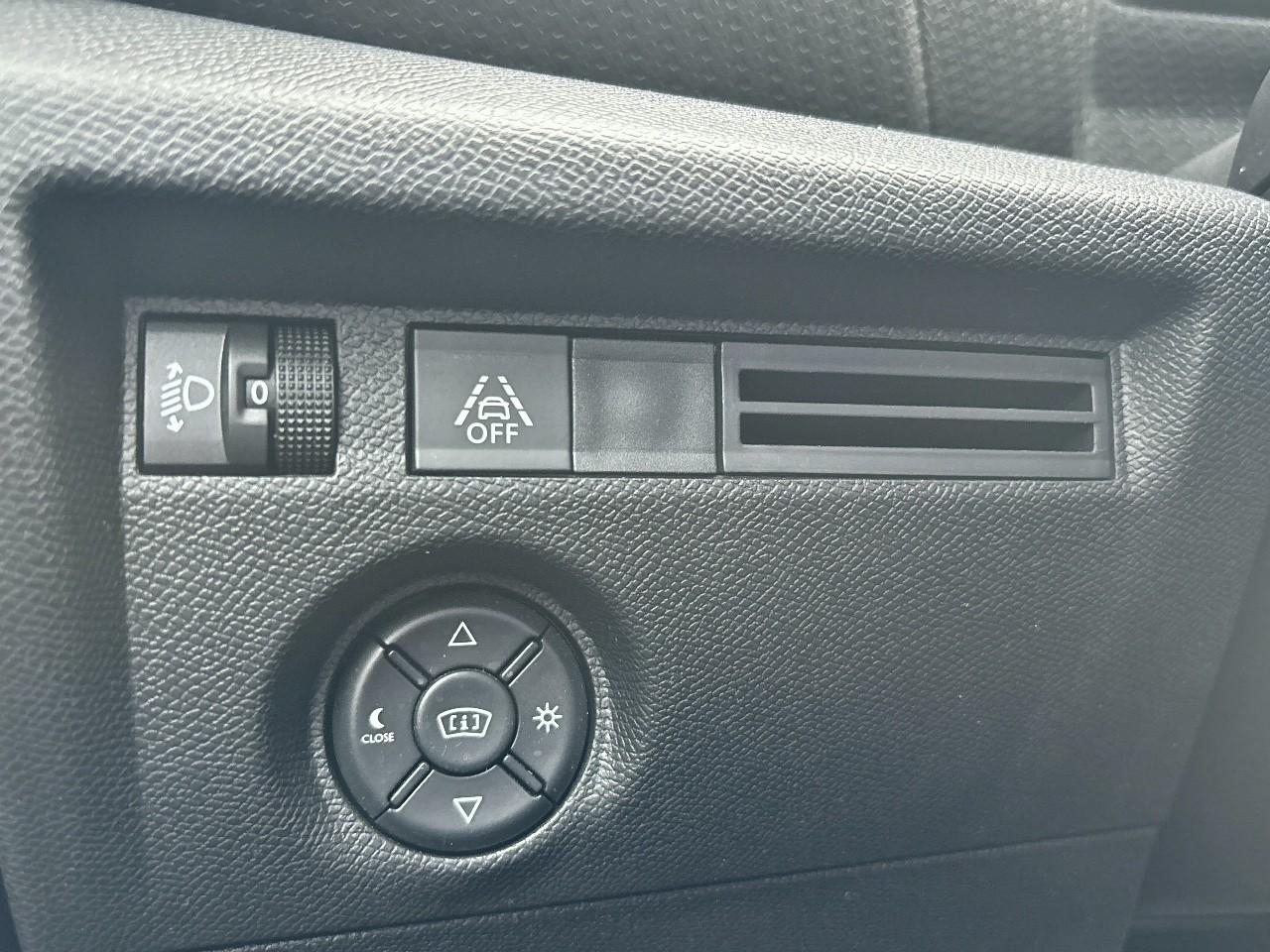 Citroën C4 bluehdi 130ch s&s feel pack eat8 120g — photo 17