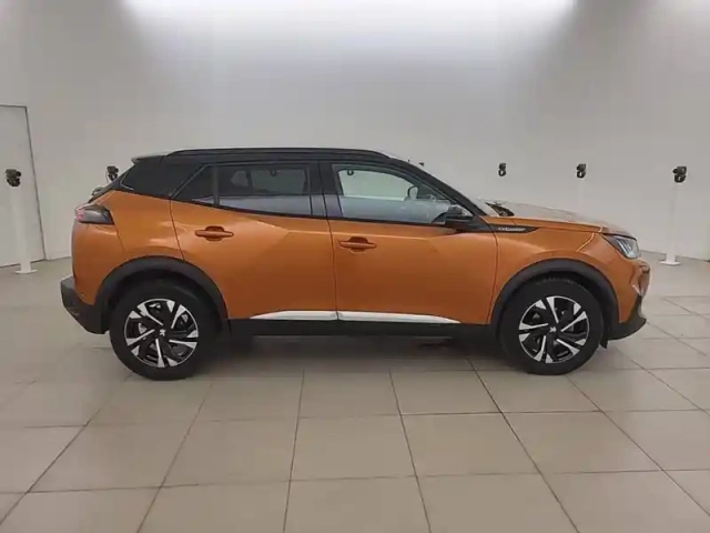 Peugeot 2008 puretech 130 s&amp;s eat8 — photo 2