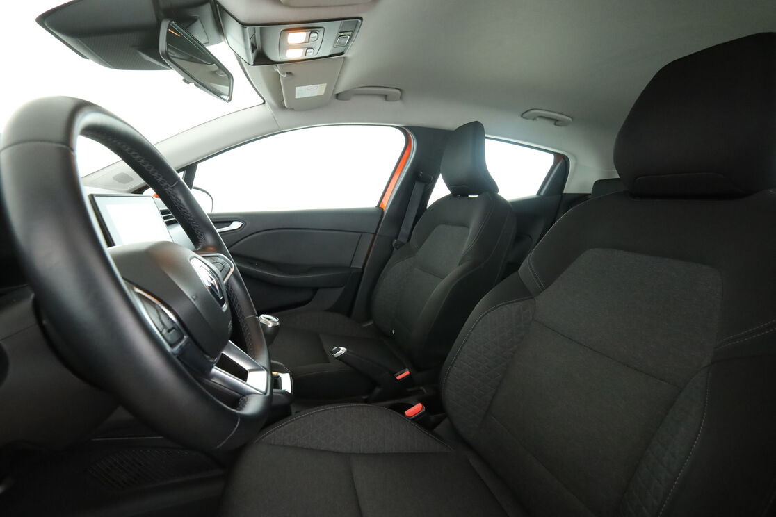 Renault Clio 1.0 TCe Zen — photo 9