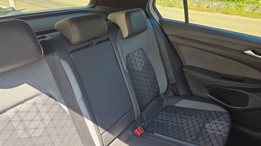 Volkswagen Golf 1.5 eTSI OPF 150 DSG7 - R-Line – 2021 – 89479 km – Hybride essence – Boîte Automatique — photo 18