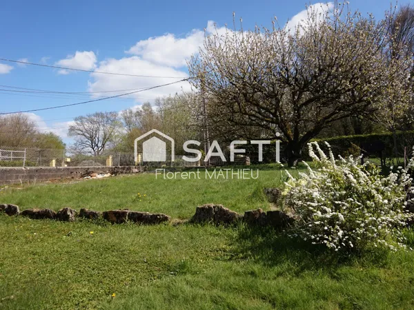 Maison familiale au calme de 115 m² sur 1100m² de terrain clos et arboré.