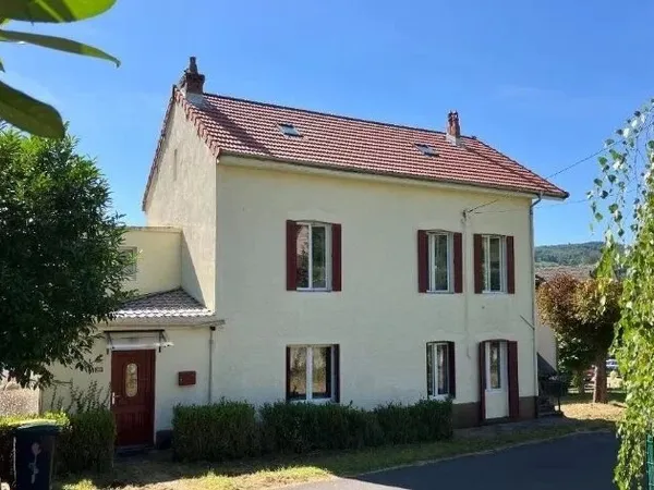 À vendre belle maison de village à Châteauneuf-les-Bains (63)