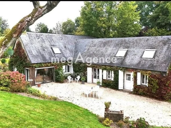BELLE DEMEURE EN PIERRES 200 M2 - 8 PIECES - ST -PIERRE -TARENTAINE 14350