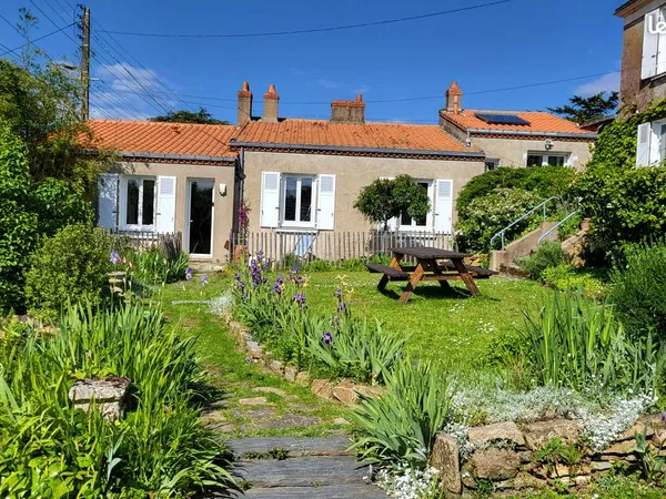 Location dépendance meublée, dans propriété au calme