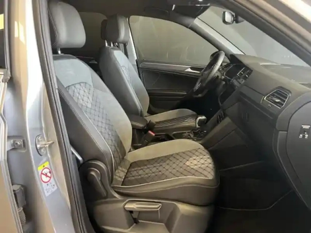 Volkswagen Tiguan allspace 2.0 tdi 150ch r-line dsg7 — photo 9