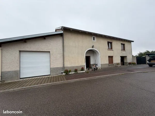 Maison individuelle avec grand terrain