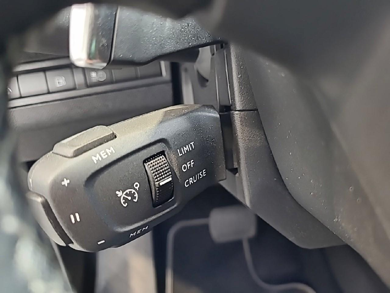 Peugeot 3008 hybrid 225 e-eat8 allure — photo 29